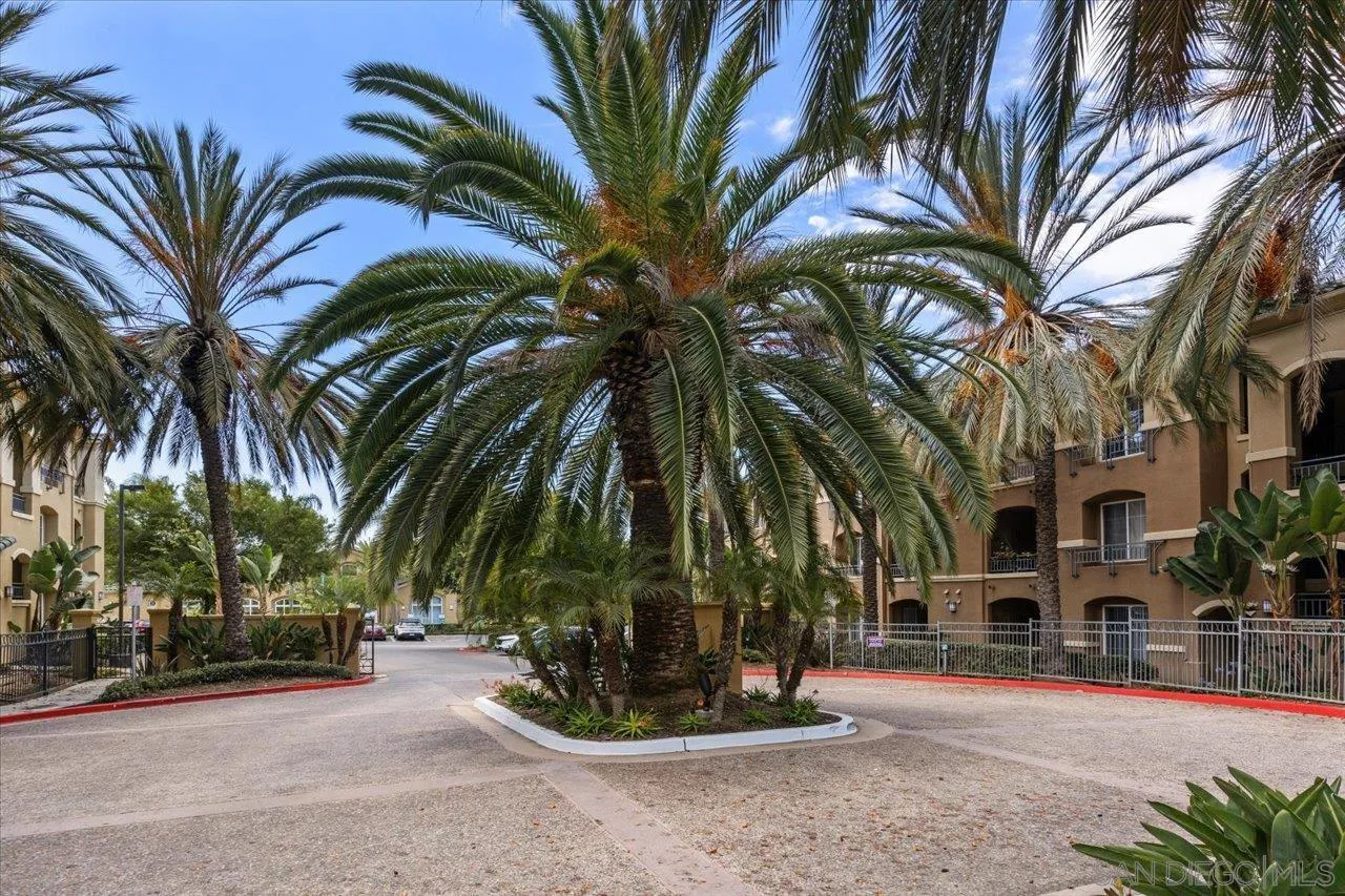 https://cdn.realtyfeed.com/cdn/127/240016098/575856ad3afb58f79f6904720240f168.webp