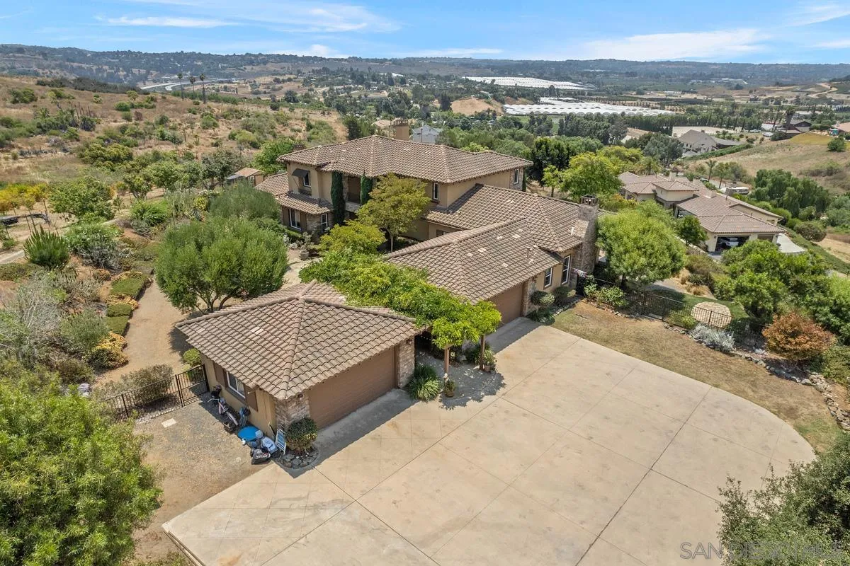 https://cdn.realtyfeed.com/cdn/127/240016158/073fb9f318baf52fae0de56719381b7b.webp