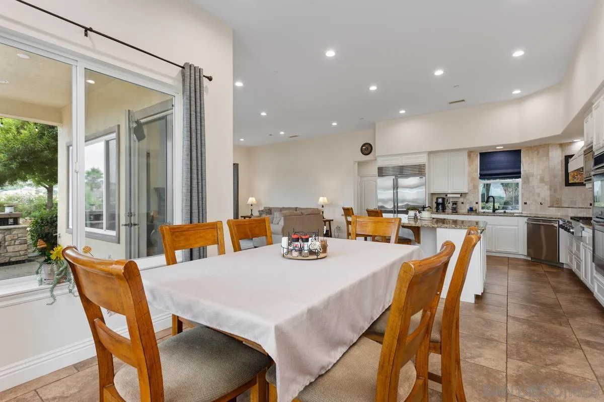 https://cdn.realtyfeed.com/cdn/127/240016158/0e691f0773bab881760b9b3673afcd54.webp