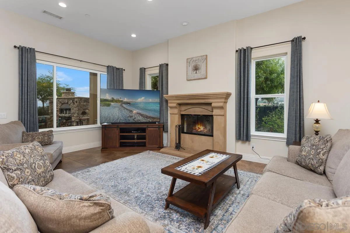 https://cdn.realtyfeed.com/cdn/127/240016158/22e21e20812bbf33a7bd5725d5265c4c.webp