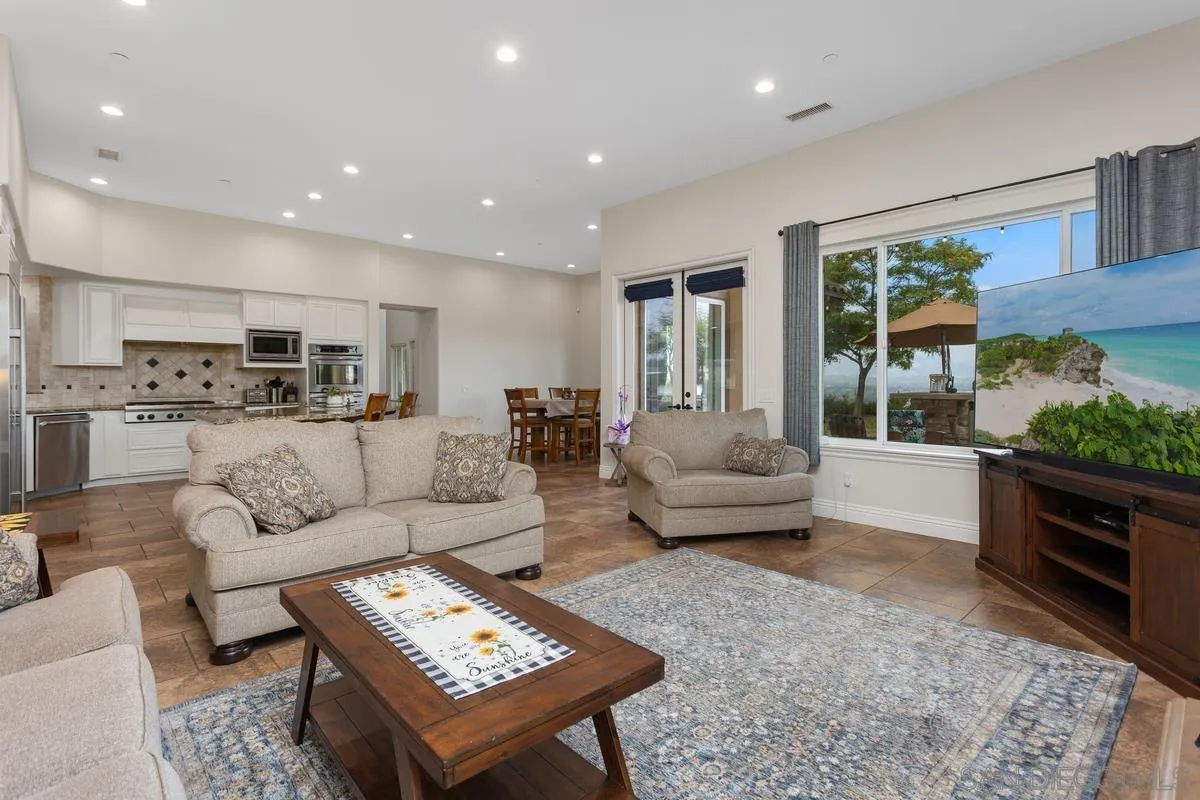 https://cdn.realtyfeed.com/cdn/127/240016158/2b44b8542335b64a7242ee6e99a30a10.webp
