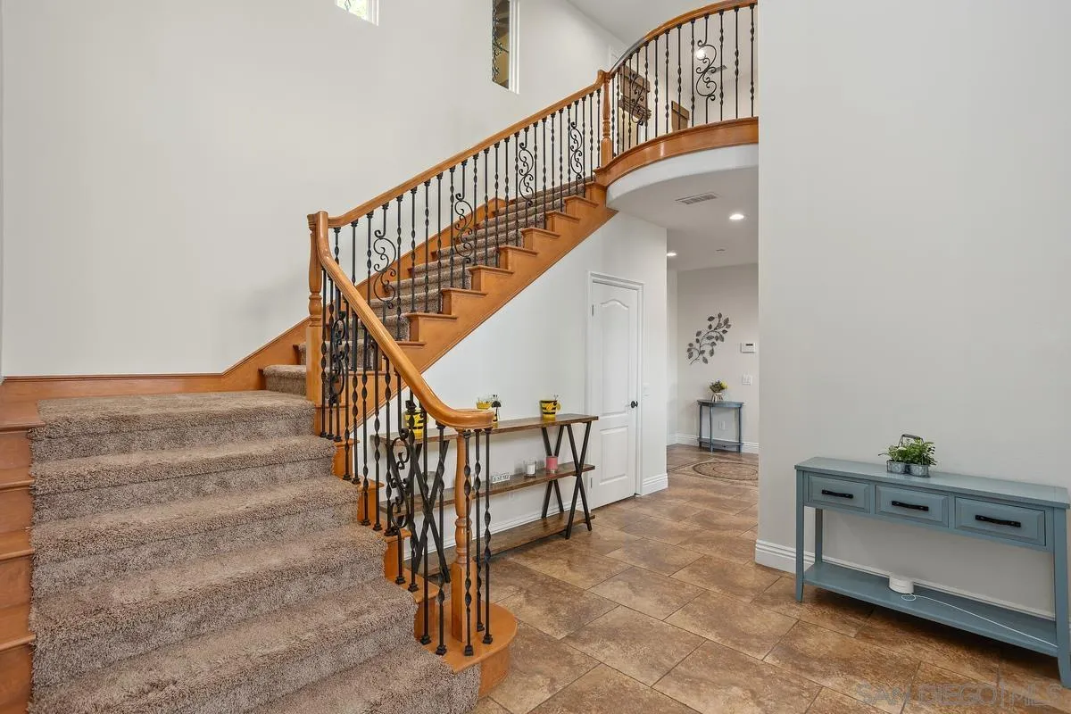 https://cdn.realtyfeed.com/cdn/127/240016158/81c8c7b8ab41077bd2ac1b4904033ff7.webp