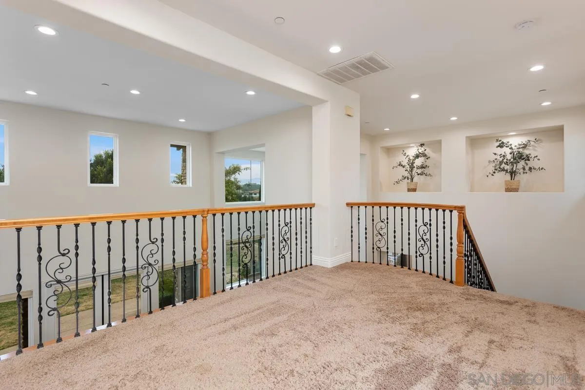 https://cdn.realtyfeed.com/cdn/127/240016158/835cde1d972eb1677a171f7313a5e67f.webp