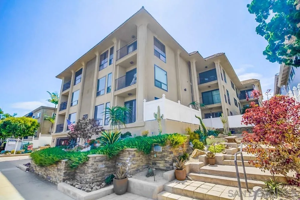 More Details about MLS # 240016460 : 370 ROSECRANS UNIT 305