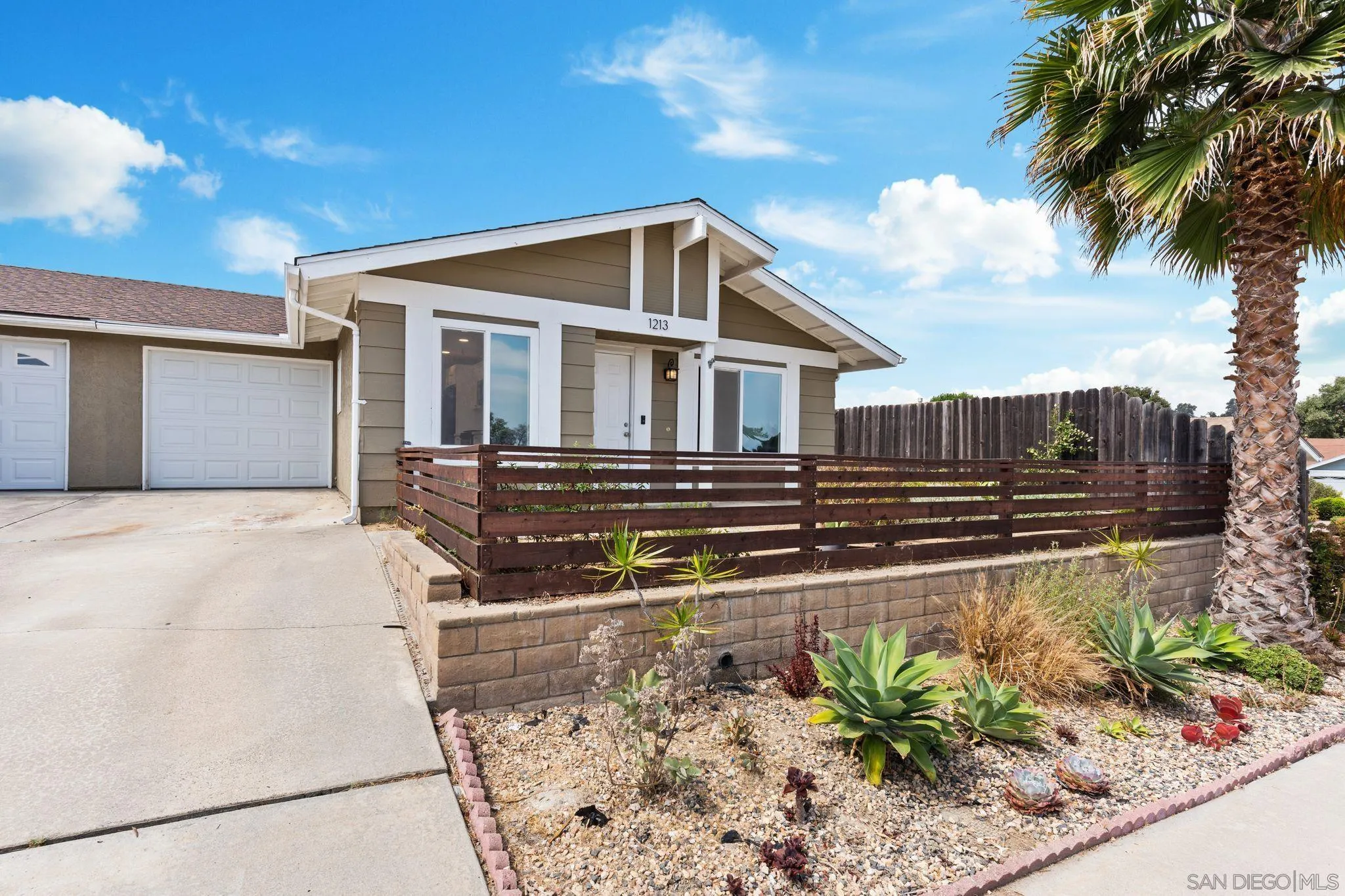 Photo #3: 240016650 Listing 