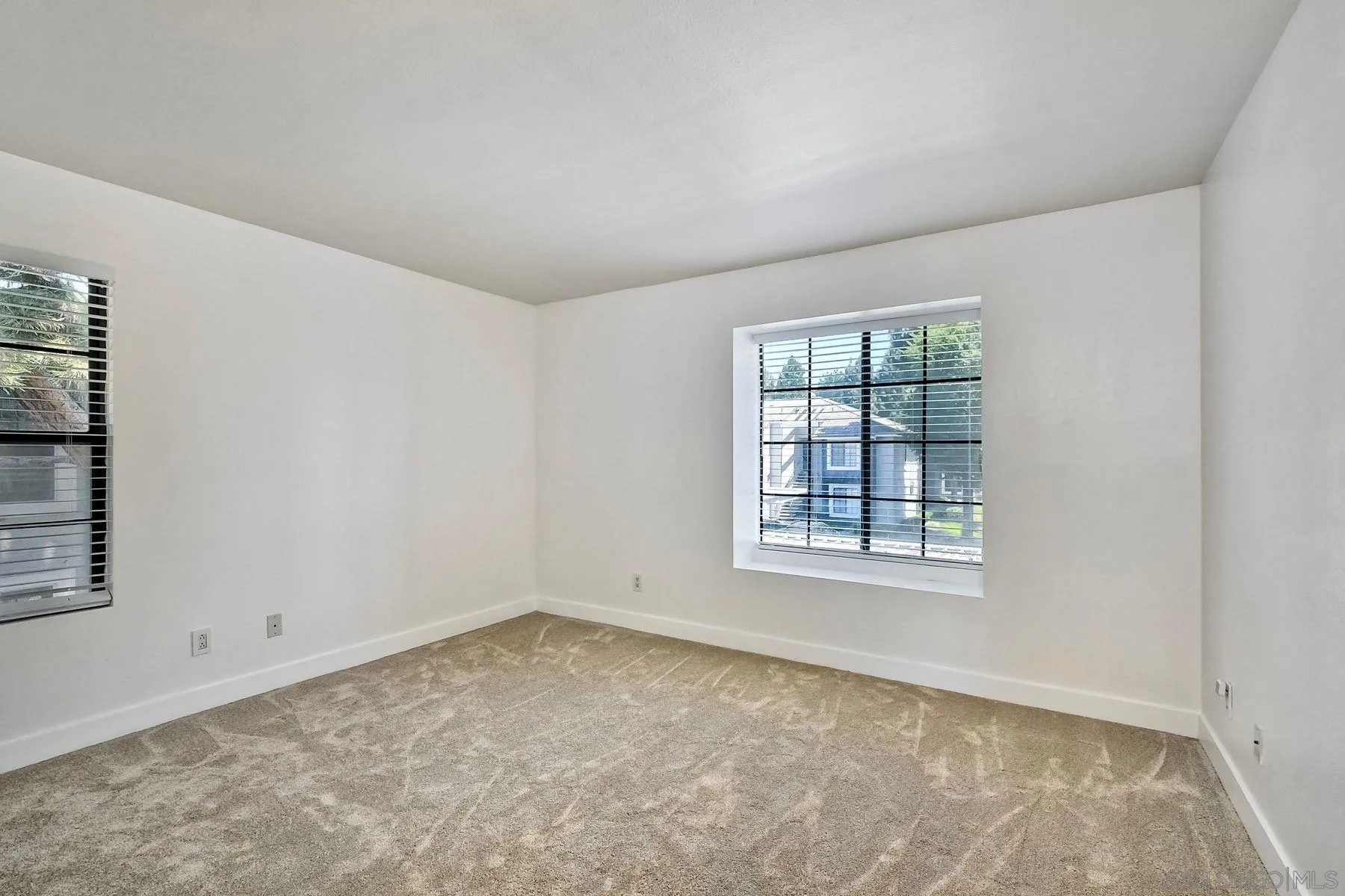 https://cdn.realtyfeed.com/cdn/127/240016665/6f3fd262b3c2ab173690184cf55f77d2.webp
