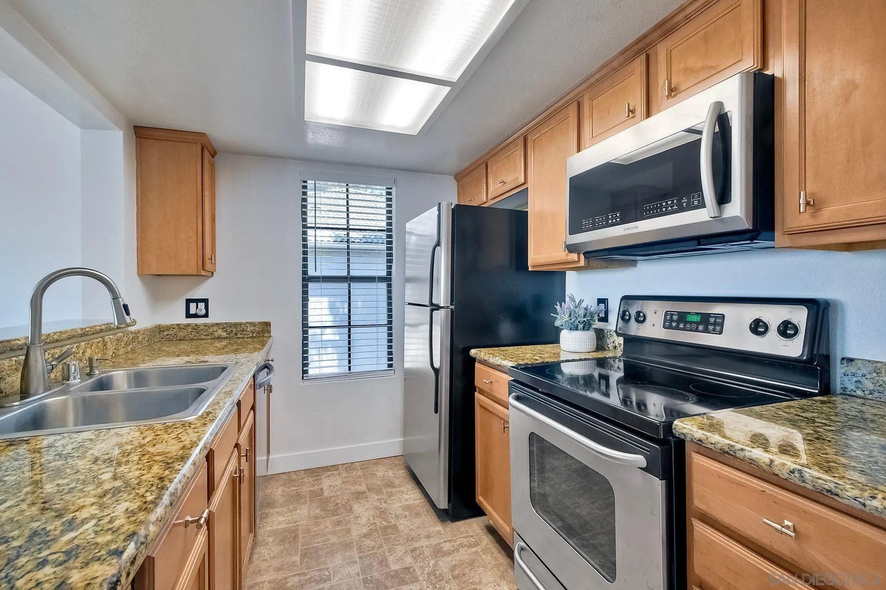 https://cdn.realtyfeed.com/cdn/127/240016665/9dd30bb38d1ed1961c8ea0854d0e49b1.webp