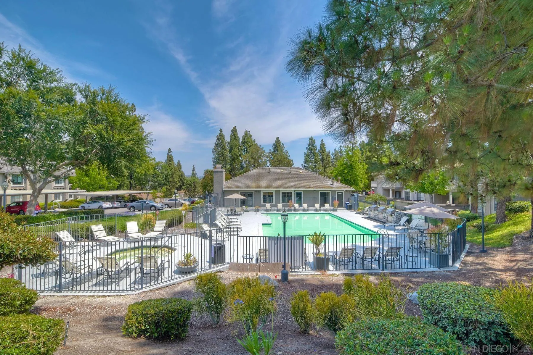 https://cdn.realtyfeed.com/cdn/127/240016665/c0c9102f10462ef05f7e9750c8d88c1a.webp