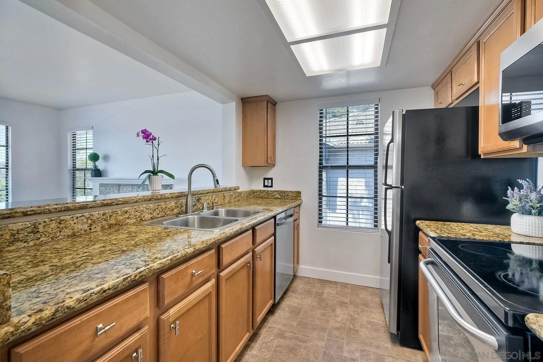 https://cdn.realtyfeed.com/cdn/127/240016665/cd0651d24beb81ba0bfe2dcd6d55180e.webp