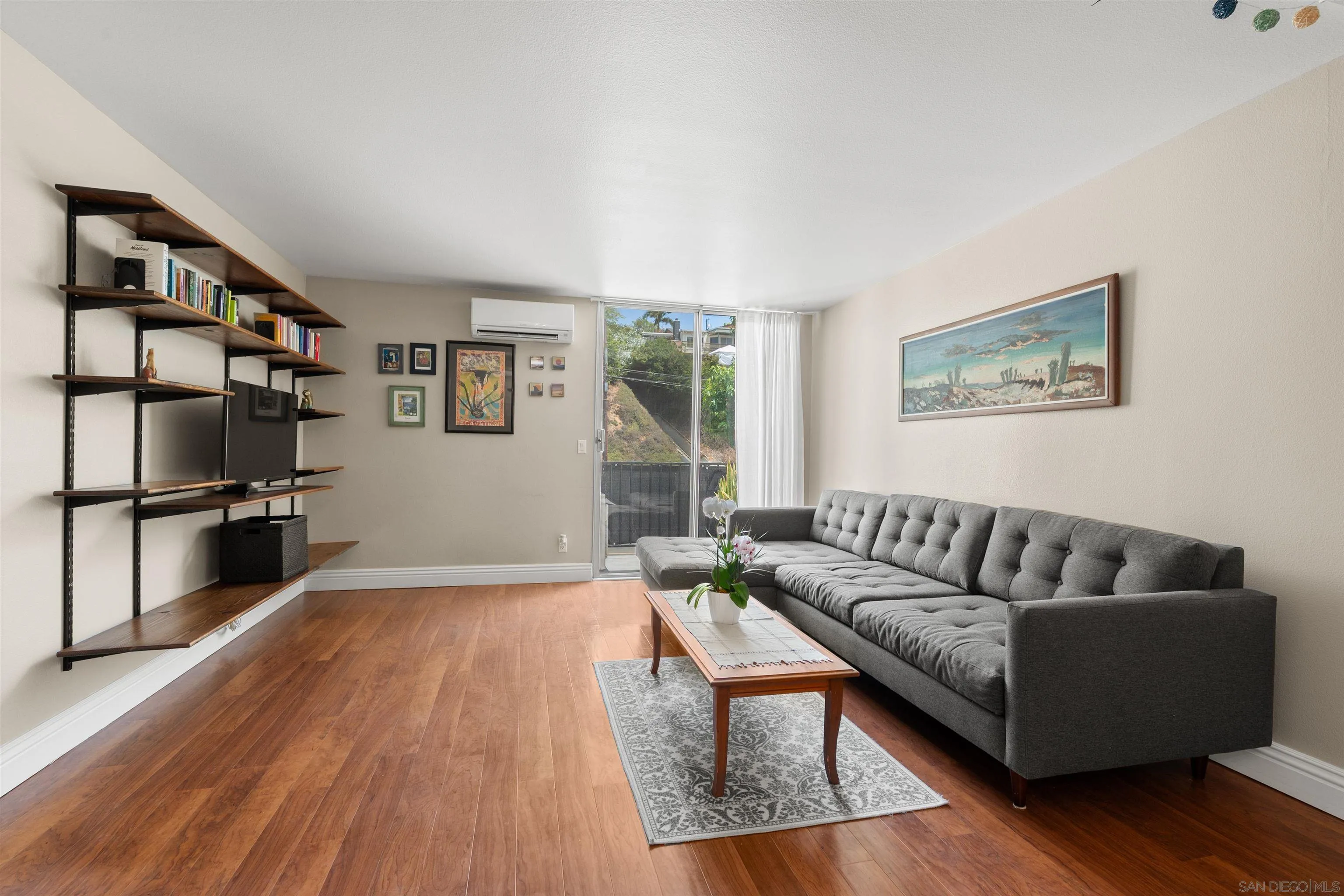 Photo #2: 240016856 Listing 