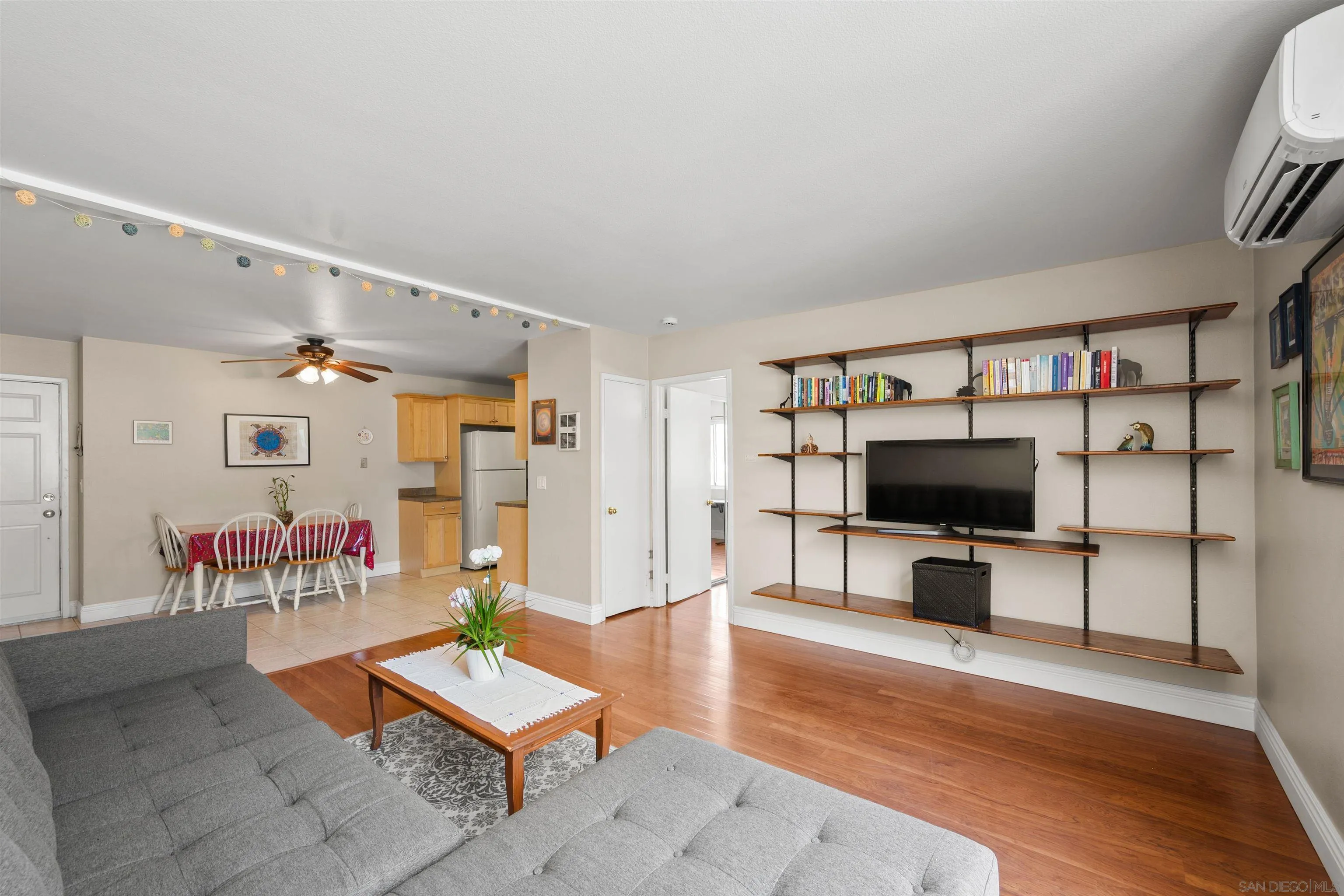 Photo #5: 240016856 Listing 