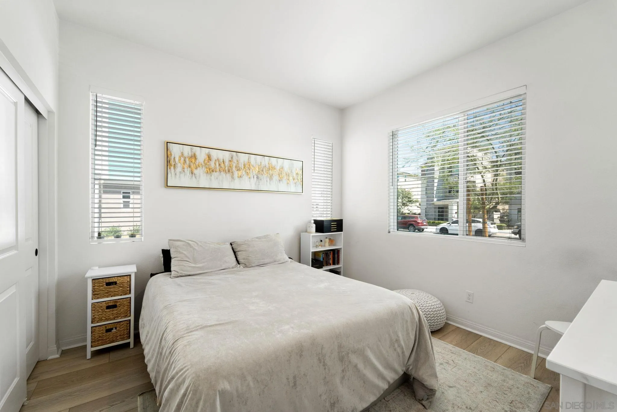 Photo #3: 240017201 Listing 