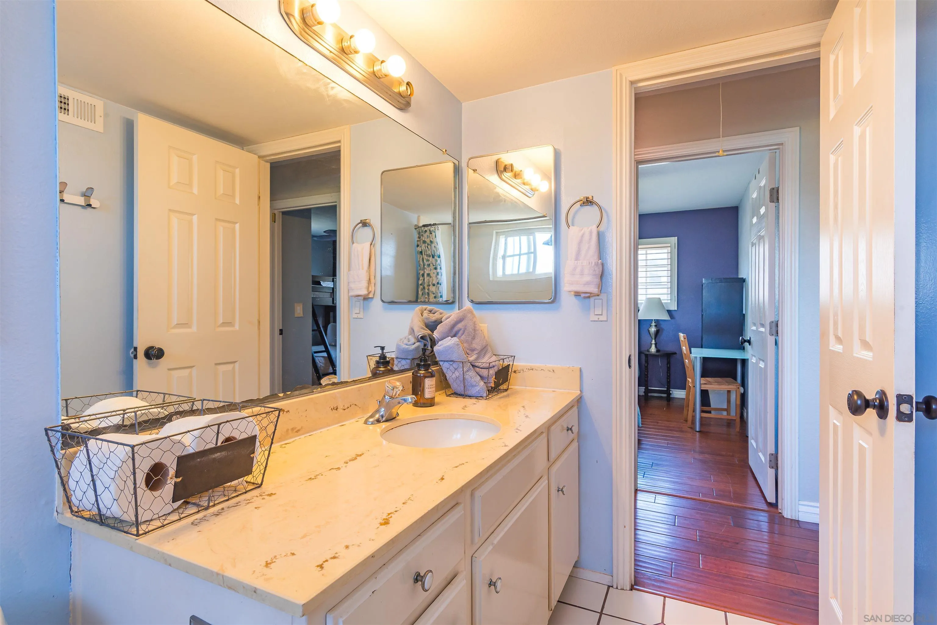 https://cdn.realtyfeed.com/cdn/127/240017295/875a435ddead3785b9d0d6c95961ceae.webp