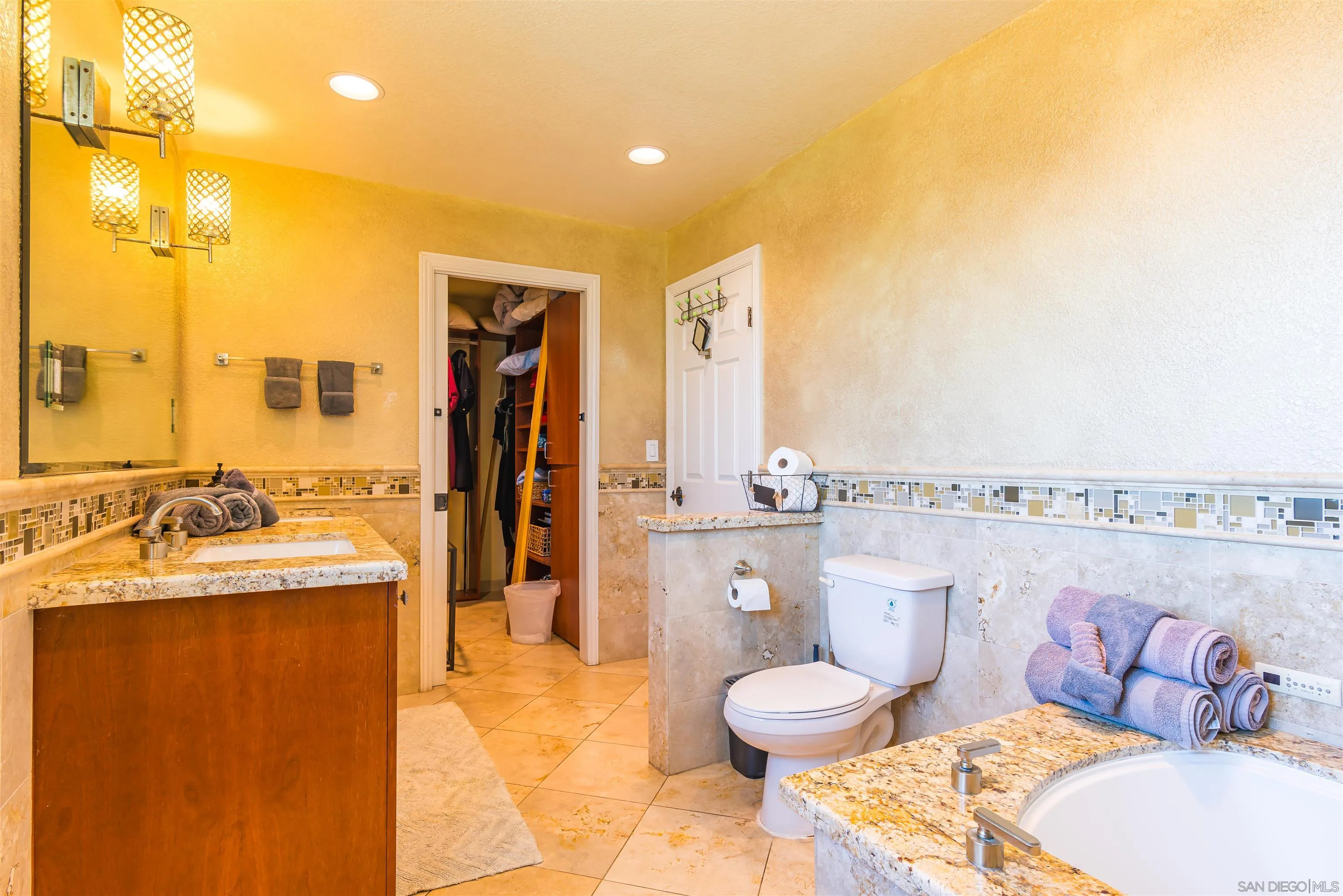 https://cdn.realtyfeed.com/cdn/127/240017295/b07388f1bda13de5435e0404cc73c75d.webp