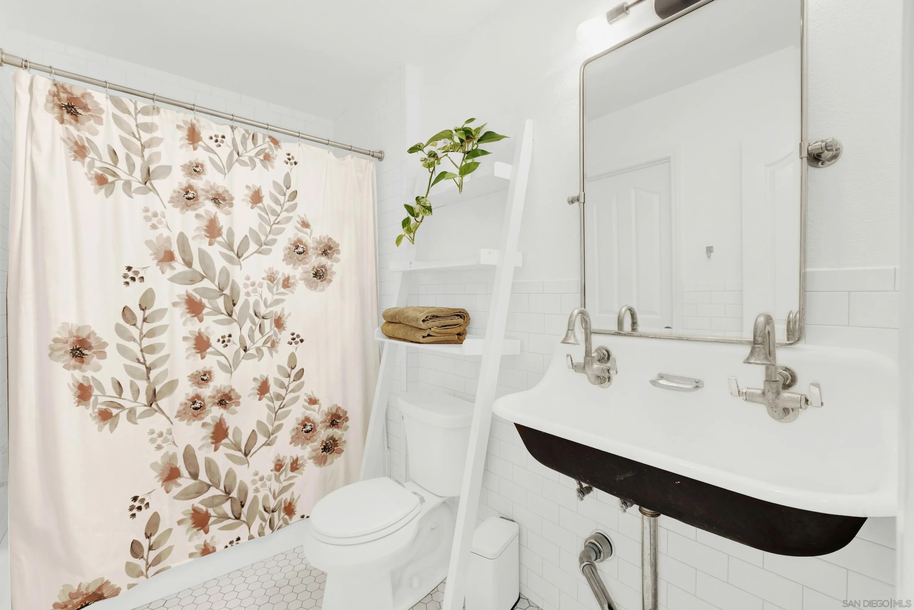 https://cdn.realtyfeed.com/cdn/127/240017470/c93175e8344c5c0b291b33295dca1c5a.webp