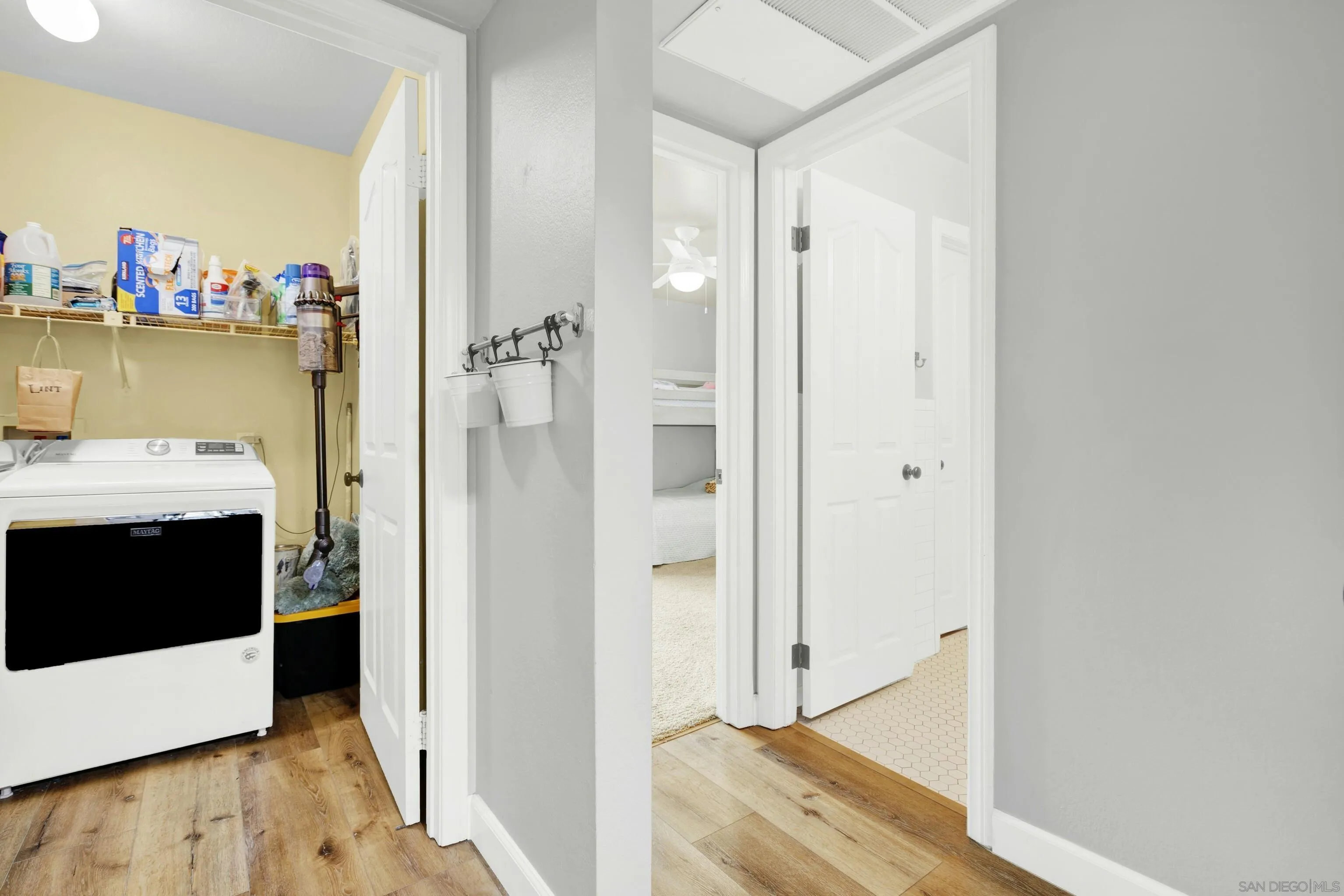 https://cdn.realtyfeed.com/cdn/127/240017470/ff27973368d1a64931c409cdf1bf80ca.webp