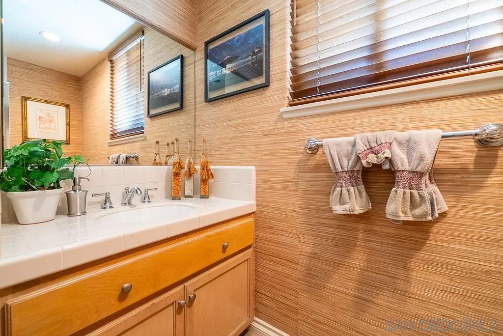 https://cdn.realtyfeed.com/cdn/127/240017515/1b57f183d65f1f271857ea0763e7d517.webp