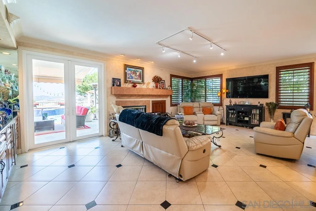 https://cdn.realtyfeed.com/cdn/127/240017515/2a769b8fd7ad92c81241ac7aab7b9077.webp