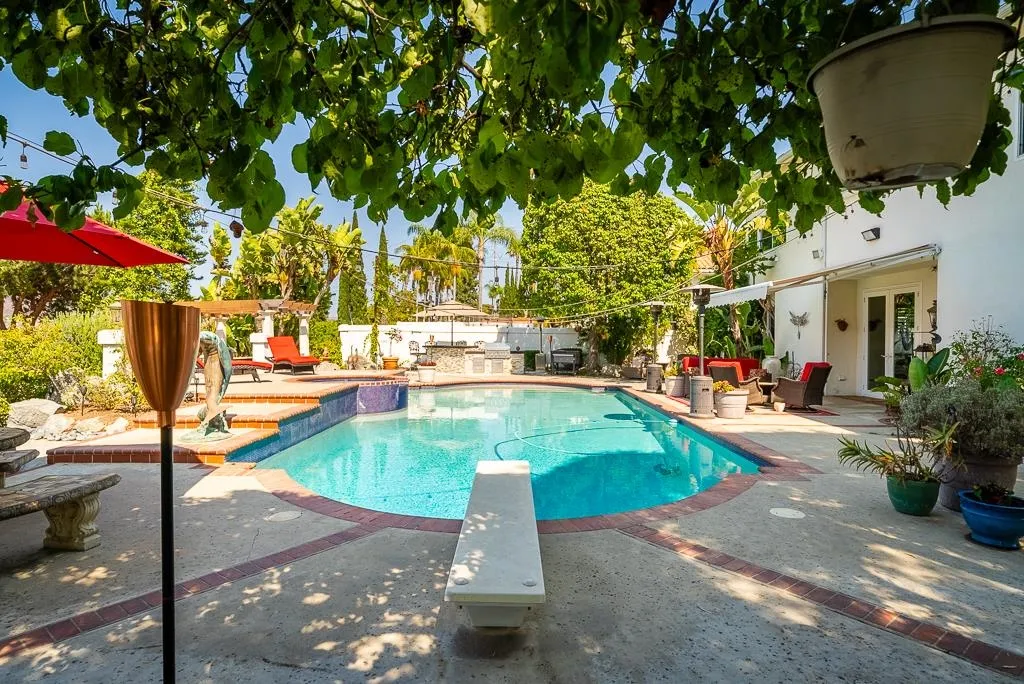 https://cdn.realtyfeed.com/cdn/127/240017515/4345510c21293ae0c8ae5ef613740cc1.webp