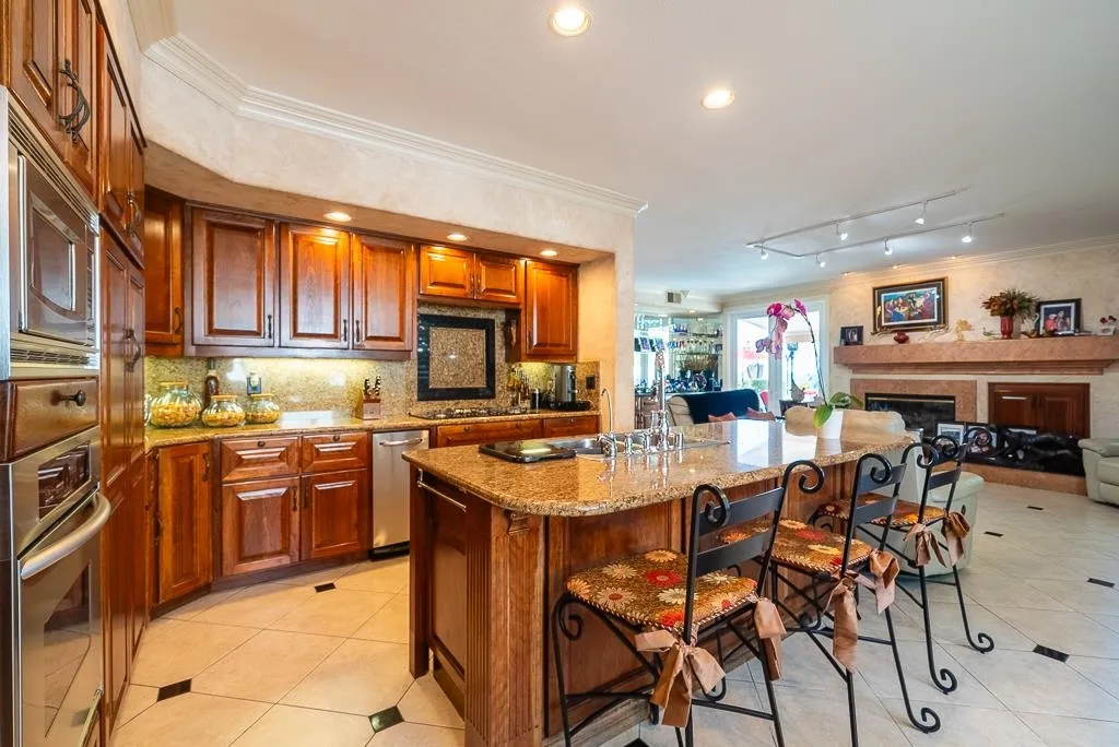 https://cdn.realtyfeed.com/cdn/127/240017515/49477a5aa27a8ef9a8dff3454a61a347.webp