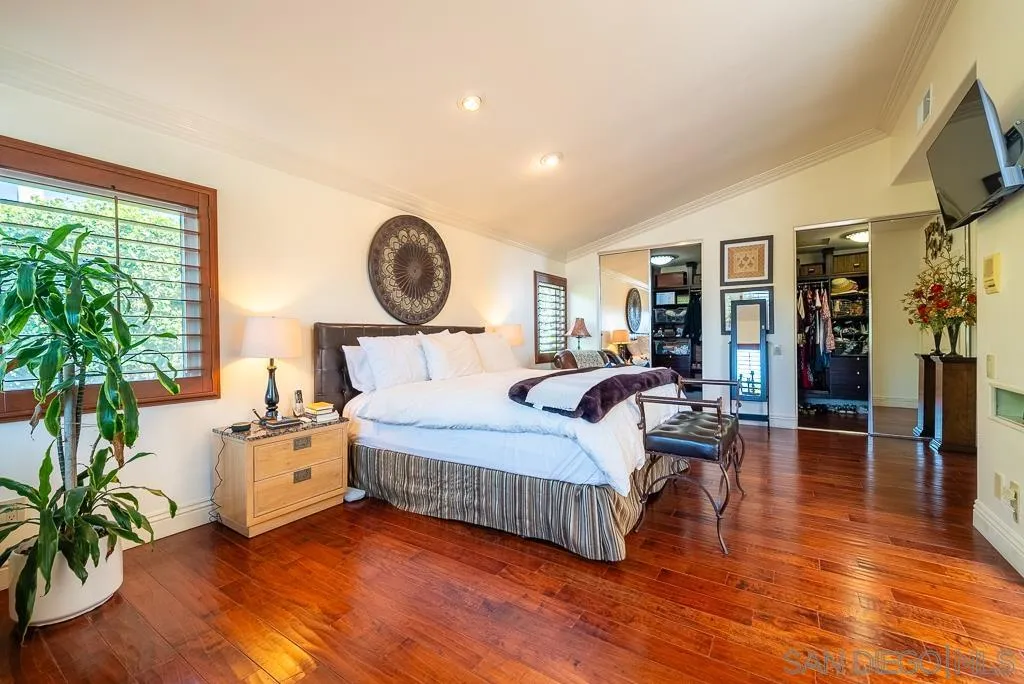 https://cdn.realtyfeed.com/cdn/127/240017515/8cb81c1a26b4a6397523842a8db649a8.webp