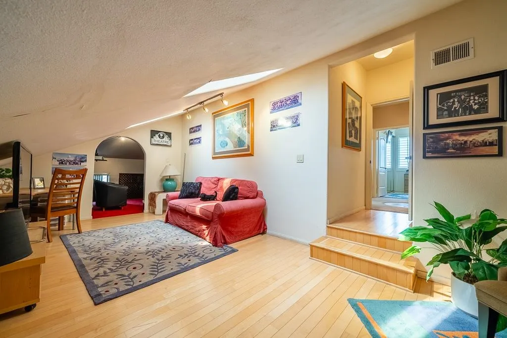 https://cdn.realtyfeed.com/cdn/127/240017515/a6de052be9d86c2e72fd746dc9a3e0af.webp