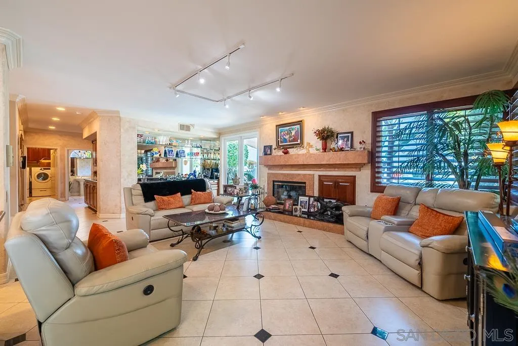 https://cdn.realtyfeed.com/cdn/127/240017515/bab386b35fc791f20c741592d6e87a44.webp