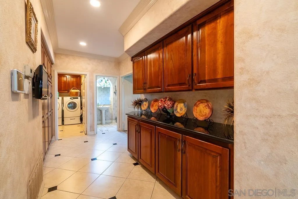 https://cdn.realtyfeed.com/cdn/127/240017515/da80ba222649a9d3a193949ab08ff408.webp