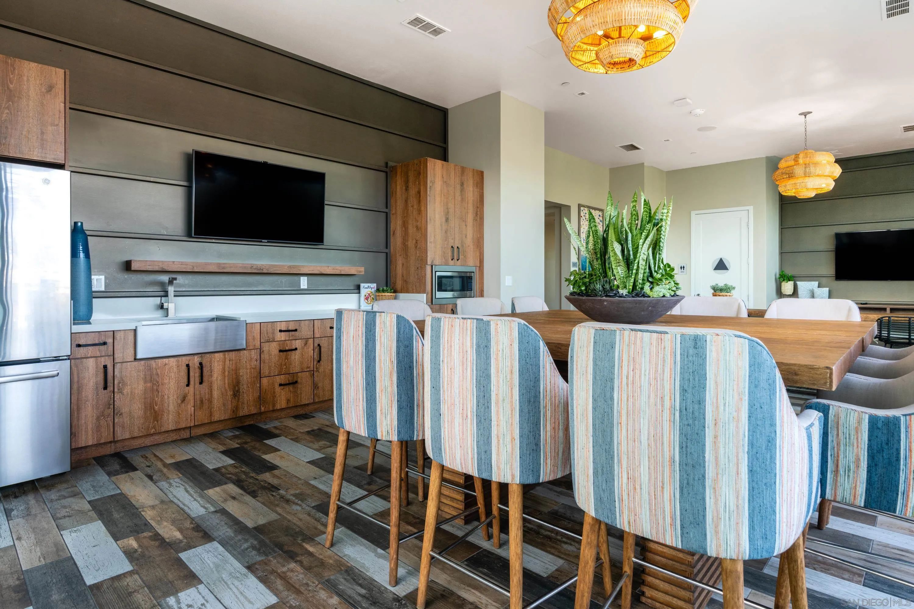 Photo #6: 240017735 Listing: Photo #6