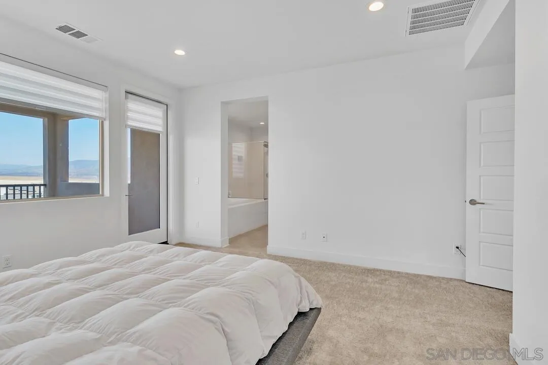 https://cdn.realtyfeed.com/cdn/127/240017877/20eab1eb4948553d98126444843ce6f1.webp