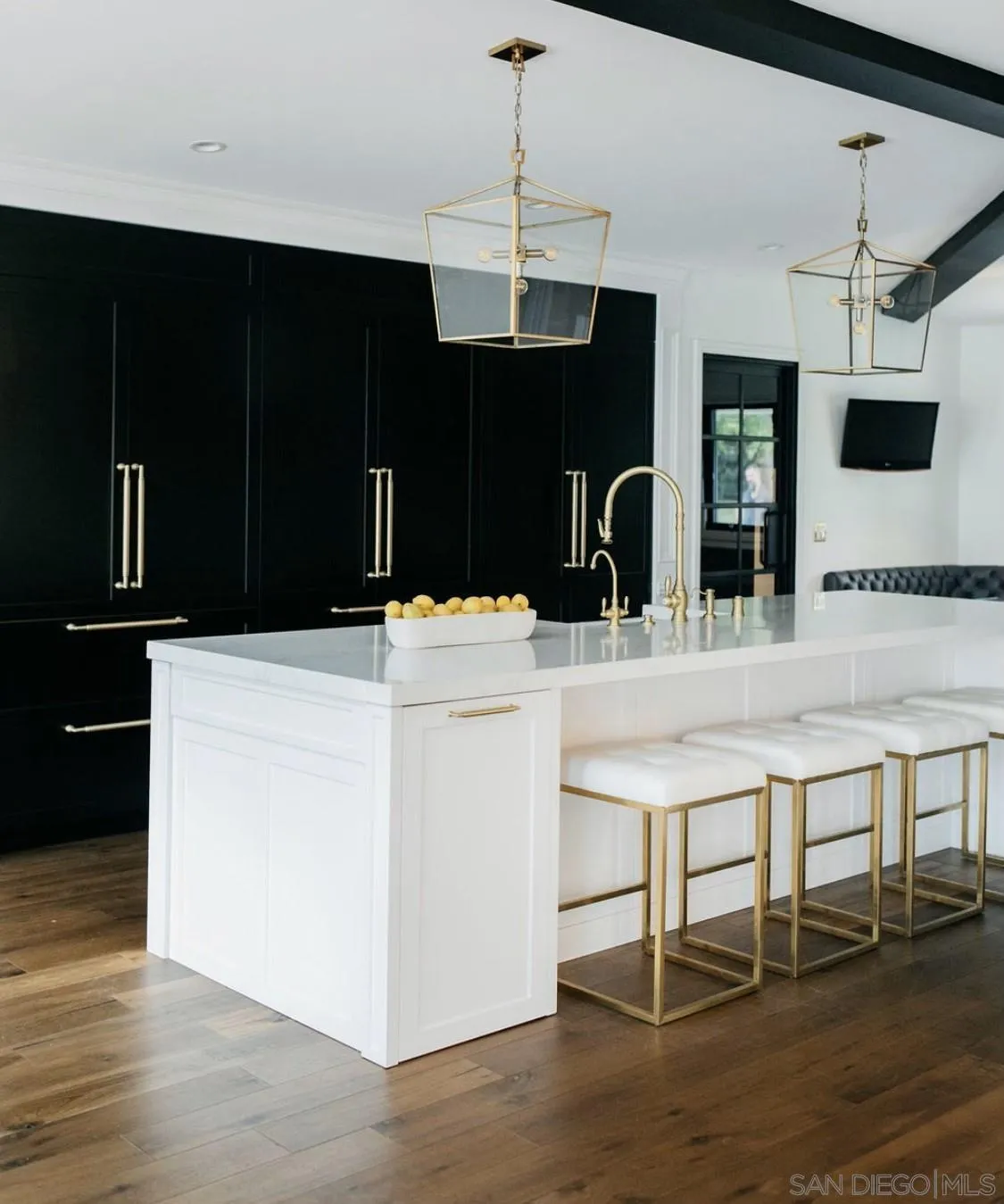 https://cdn.realtyfeed.com/cdn/127/240018135/7b6b779f1fd4144acd729e4b066c2aa8.webp