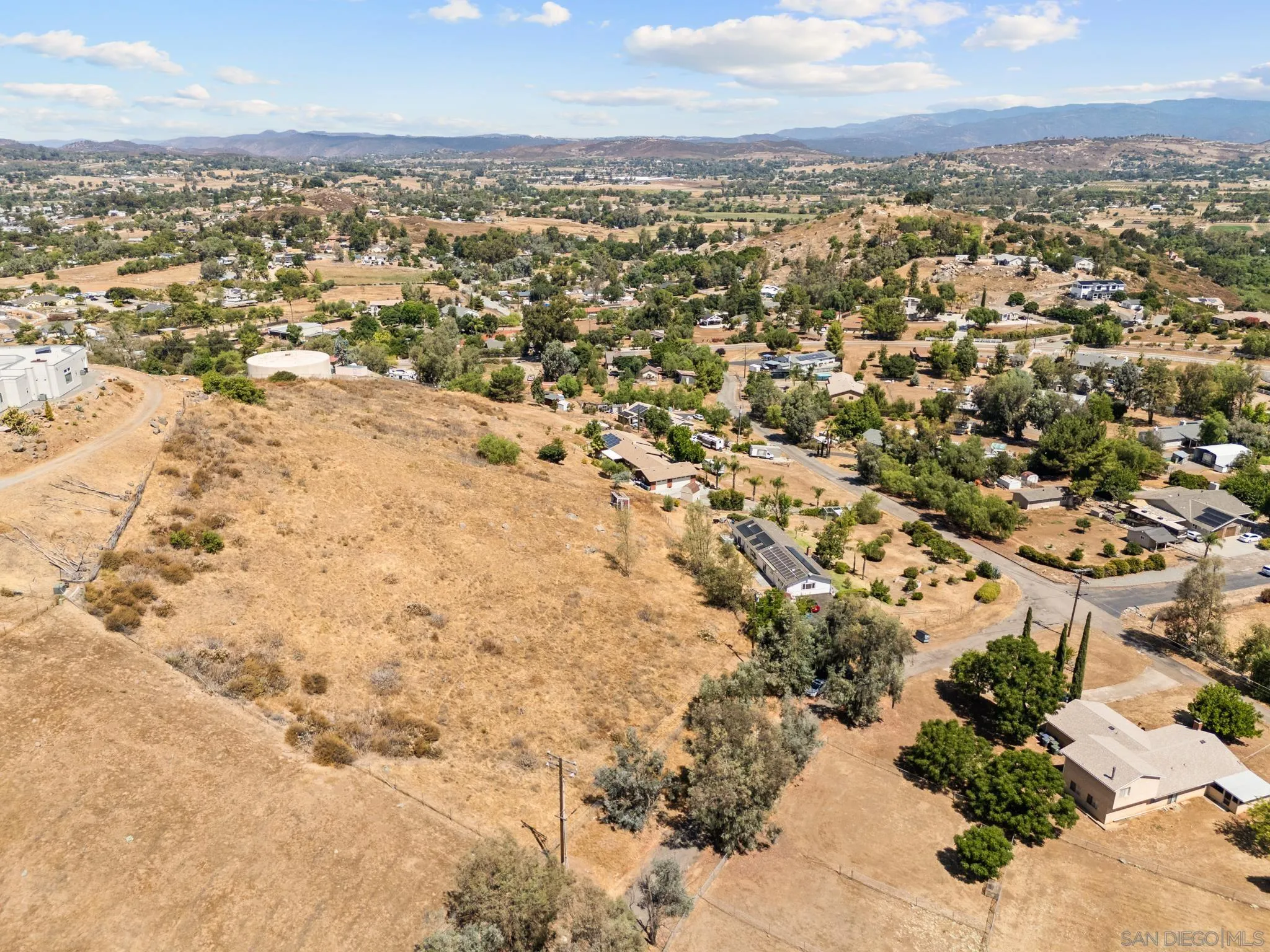 https://cdn.realtyfeed.com/cdn/127/240018568/62300ed9f7a6c0d67f50d2265eb2d7c3.webp
