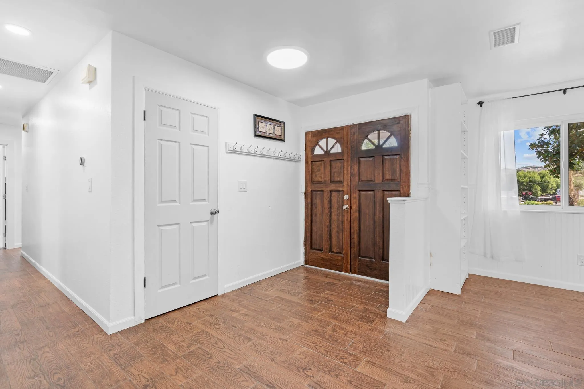 https://cdn.realtyfeed.com/cdn/127/240018568/6f0b39255d89f8aafae793b15b12fb80.webp