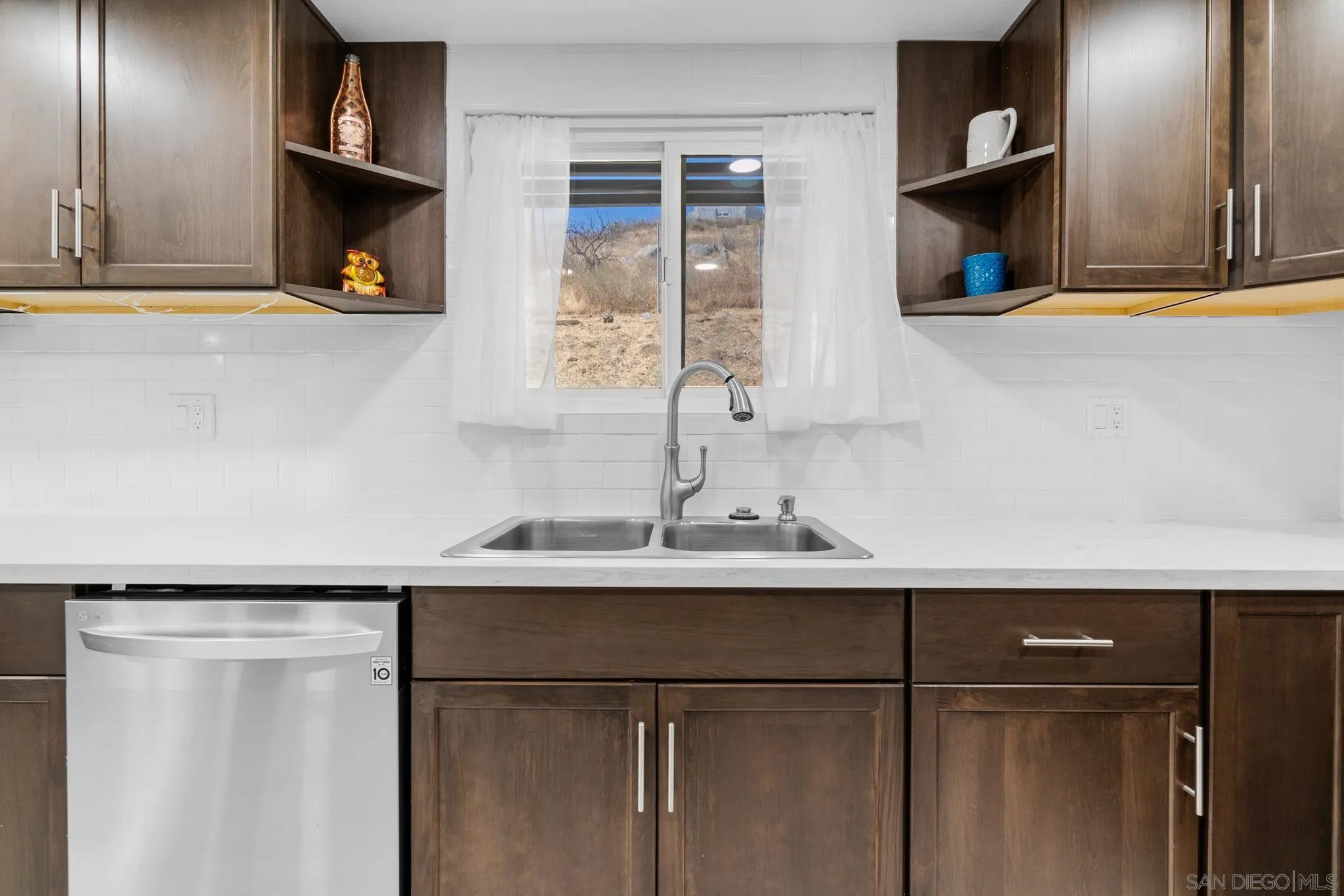 https://cdn.realtyfeed.com/cdn/127/240018568/ec677d08321dfc2aae009d1f146c2bee.webp