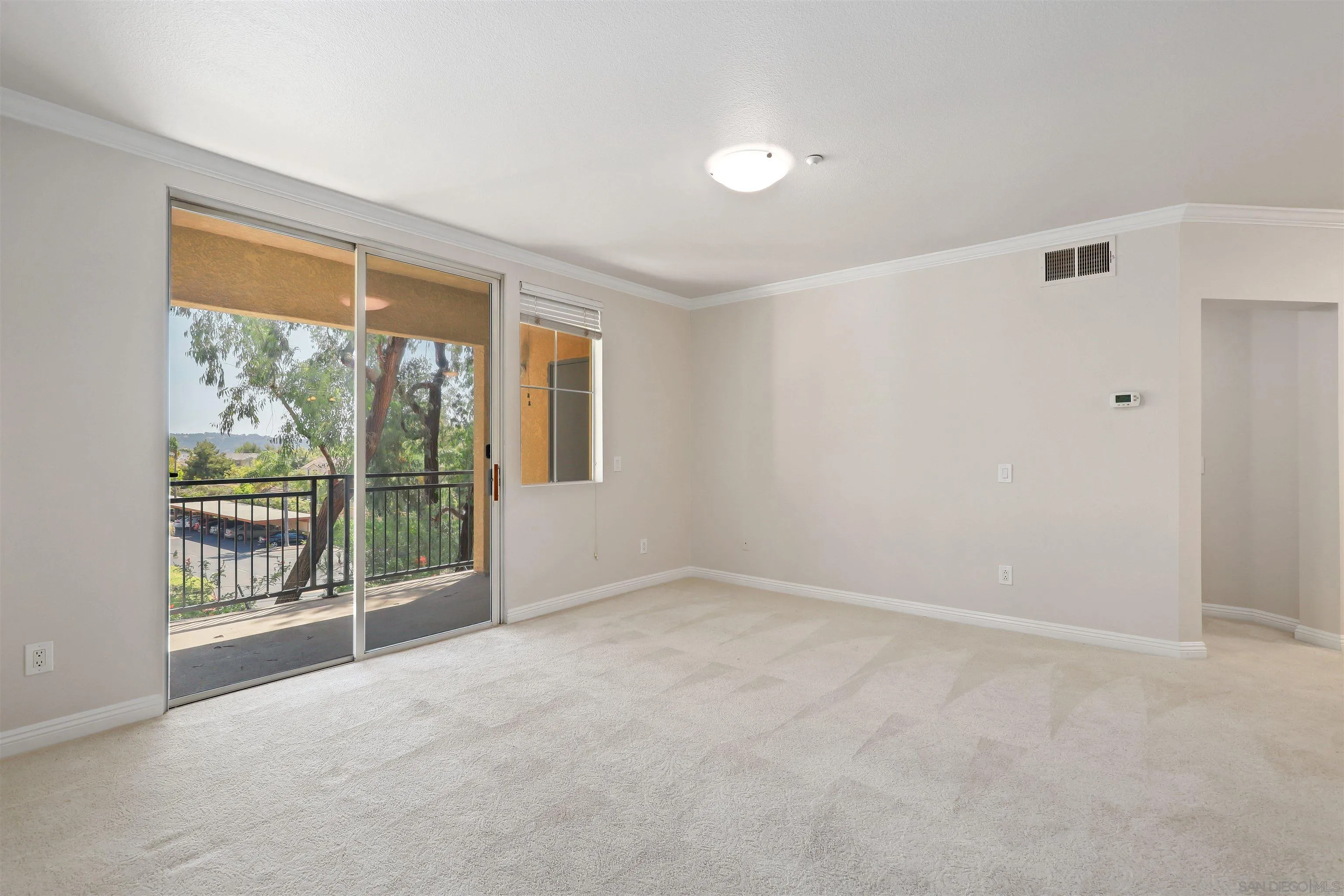 Photo #2: 240018722 Listing 