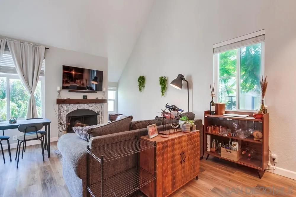 Photo #2: 240018853 Listing 