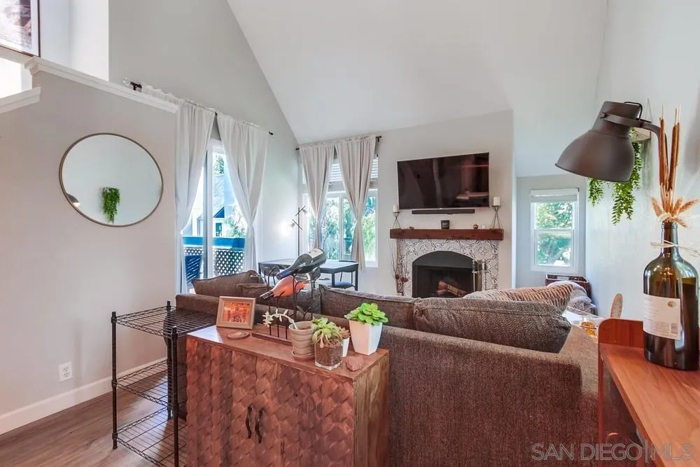 Photo #4: 240018853 Listing 