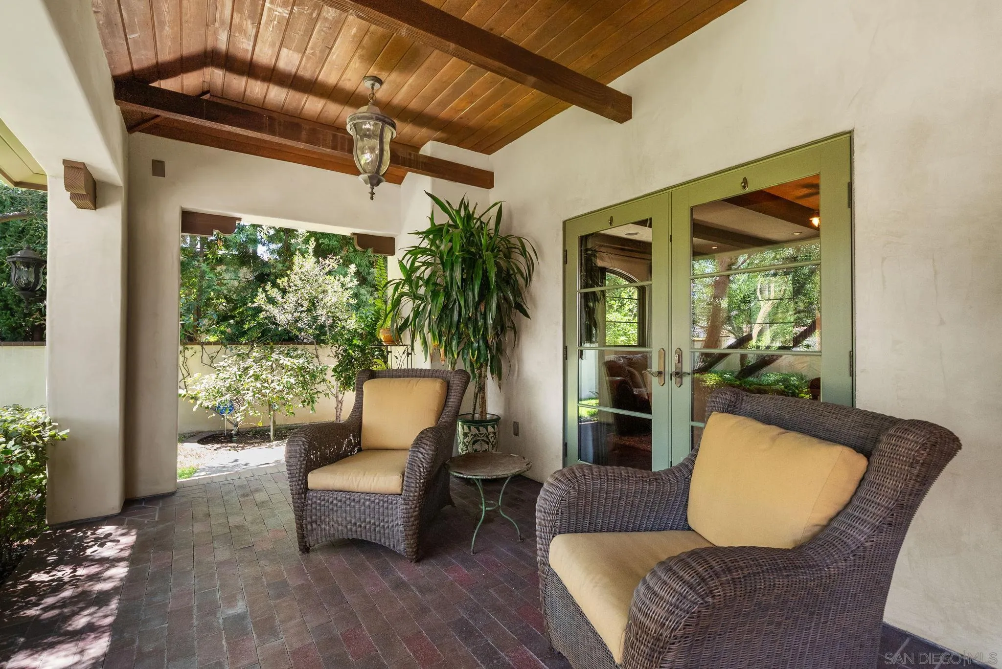https://cdn.realtyfeed.com/cdn/127/240019273/815ab0de559cfb96f3838672f574dbe8.webp