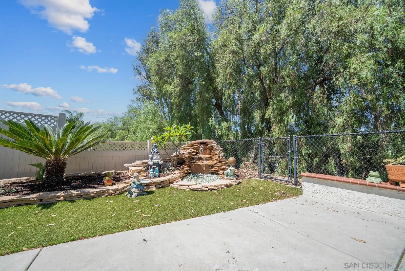 https://cdn.realtyfeed.com/cdn/127/240019352/90b3b6634c692d54b9f69a73c180fb25.webp