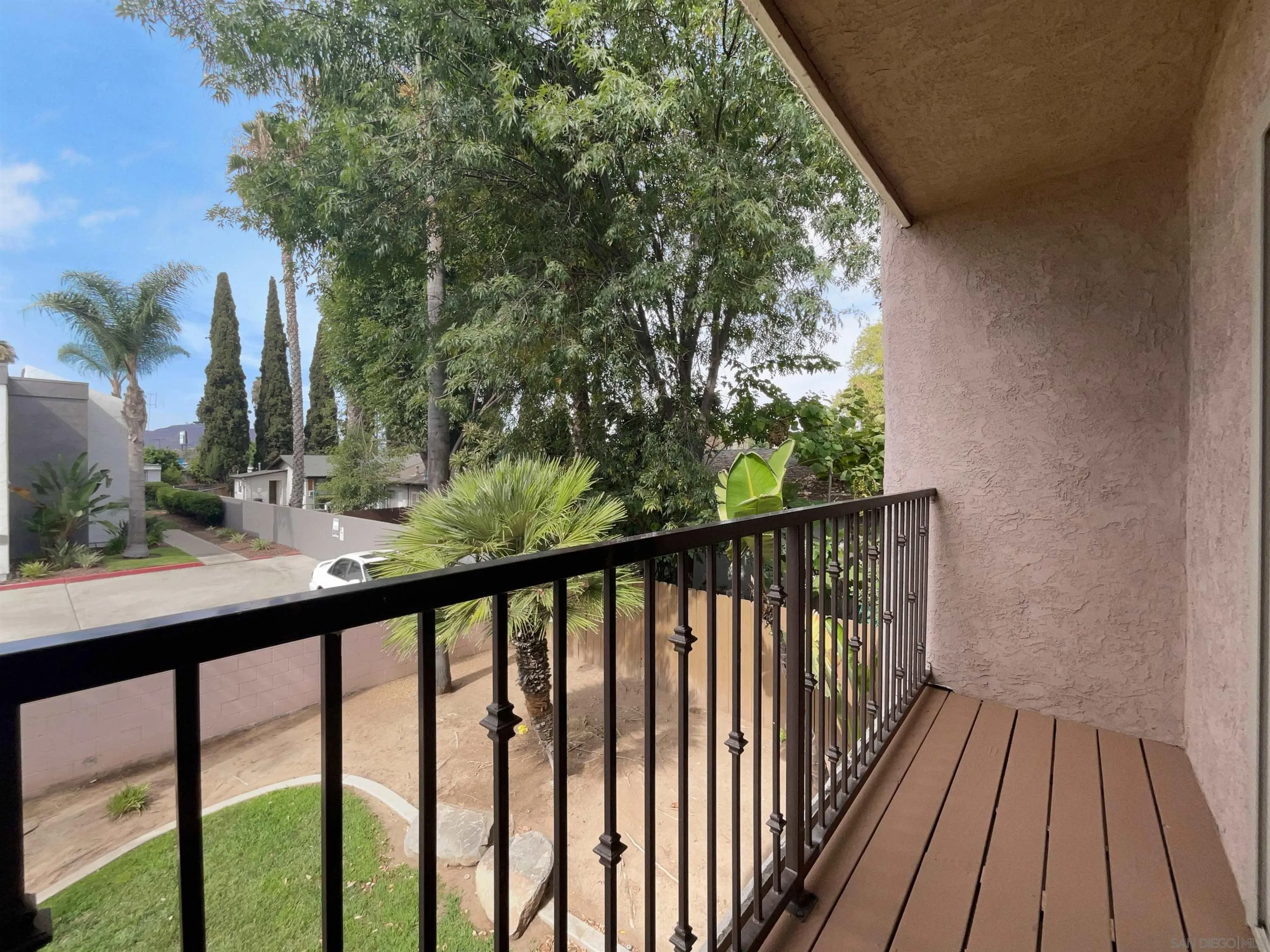 https://cdn.realtyfeed.com/cdn/127/240019608/1826fc6a94b23dd8c7eb2ca095f2eb1c.webp
