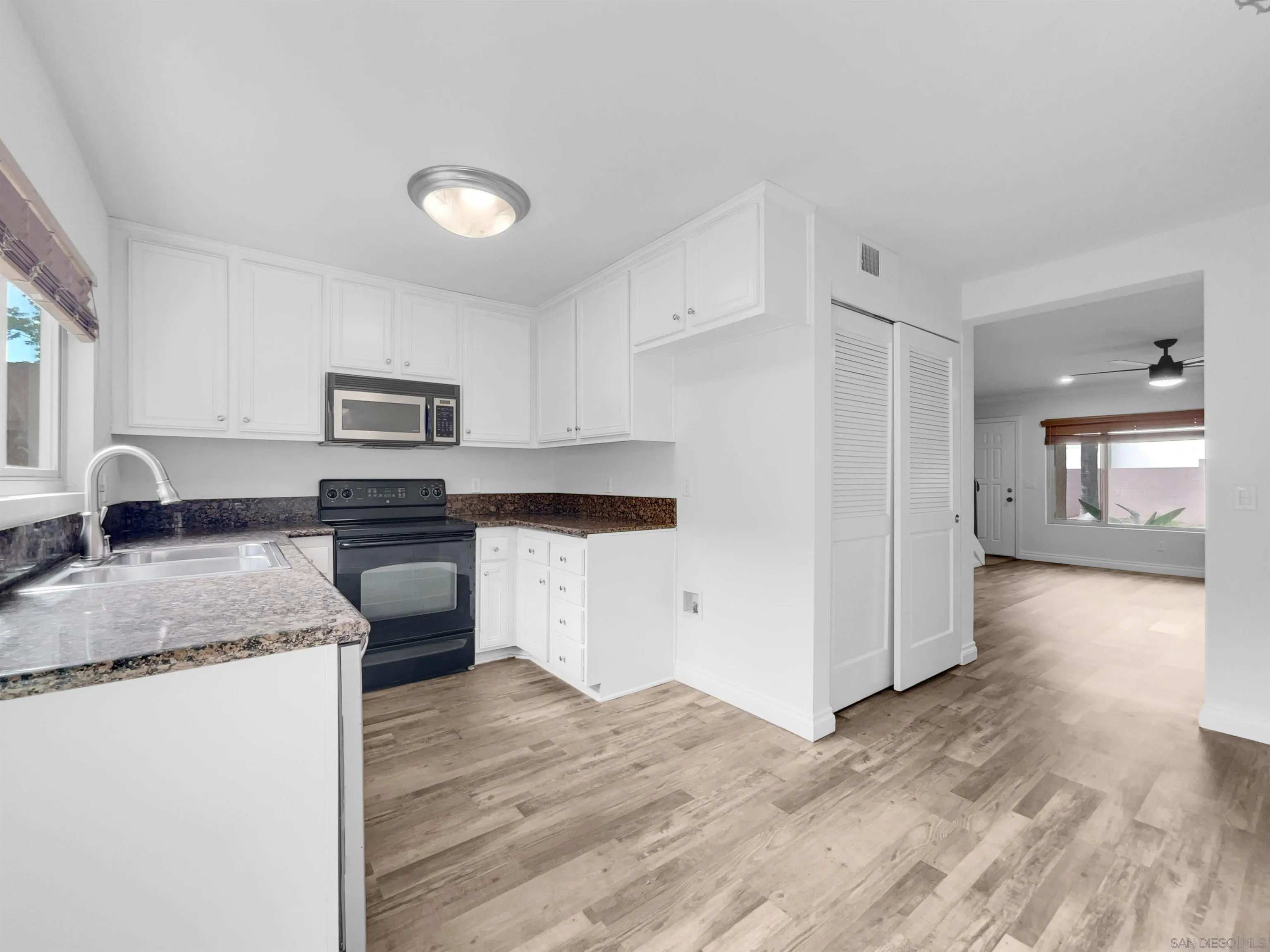https://cdn.realtyfeed.com/cdn/127/240019608/cc58a5a89b1570dcdefb2c62469f991f.webp