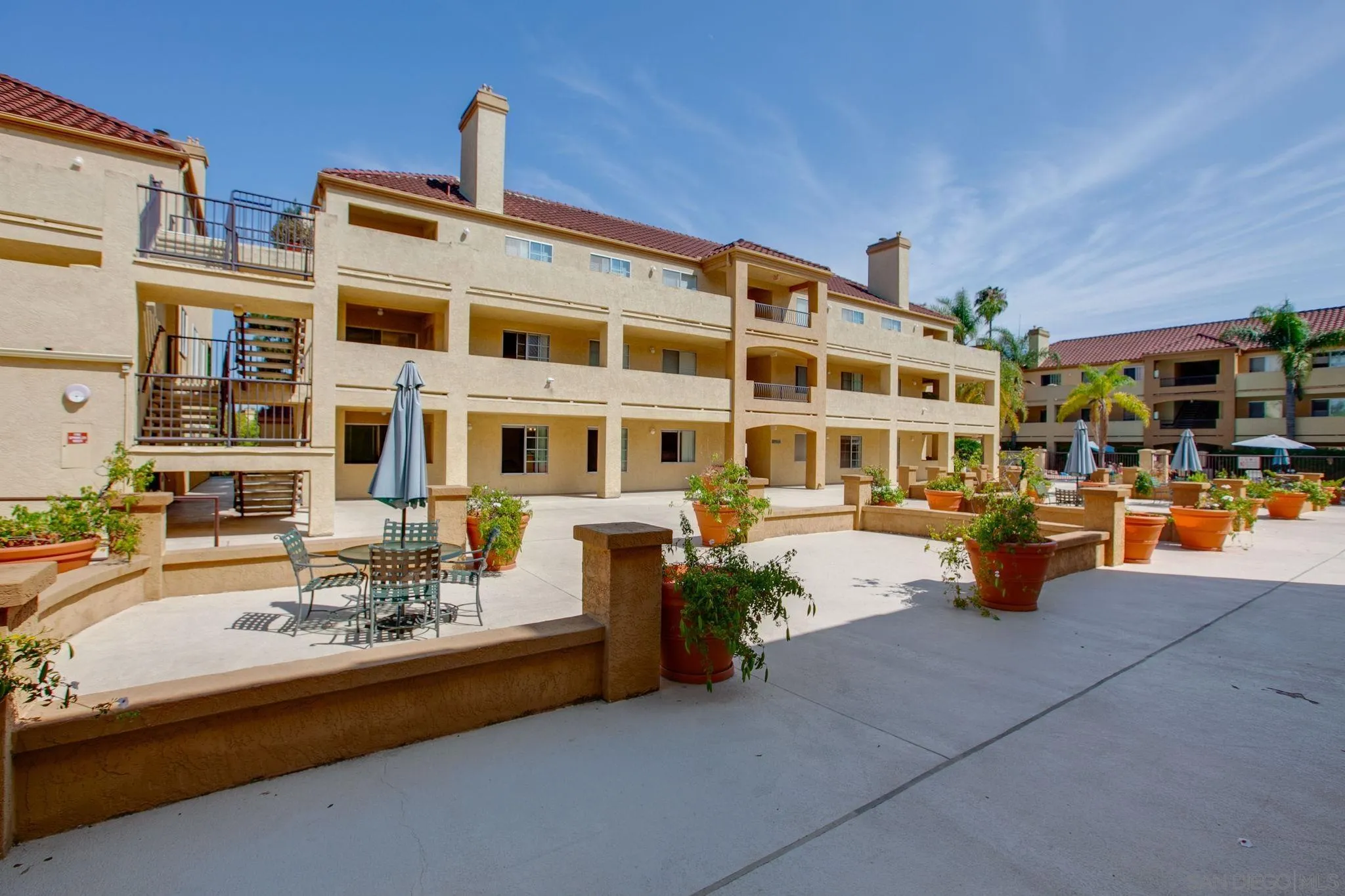 Photo #2: 240019778 Listing 