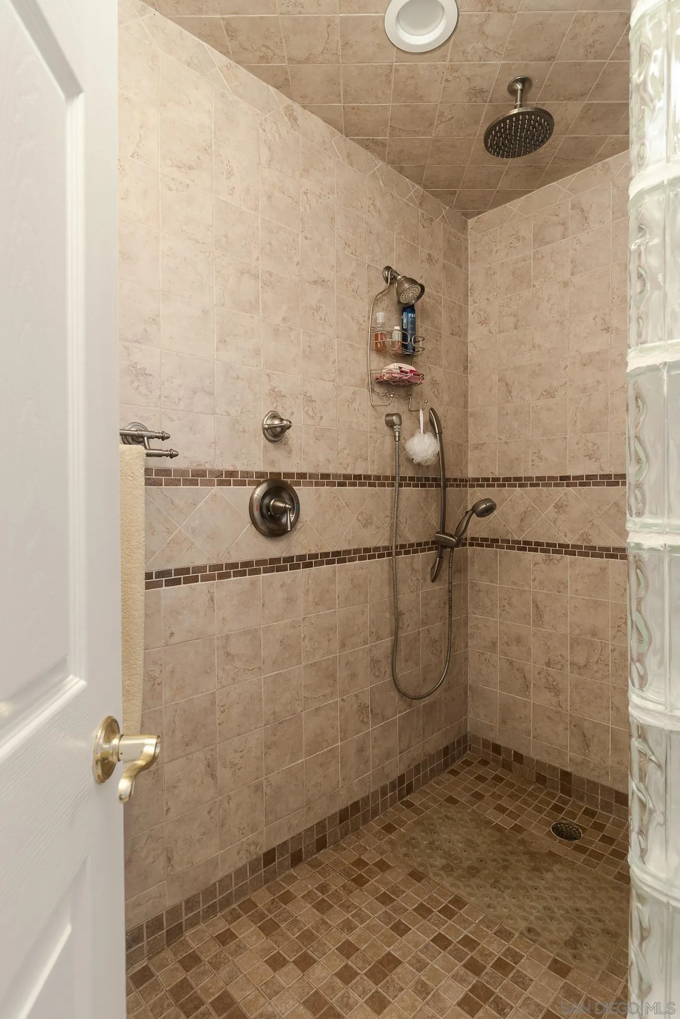 https://cdn.realtyfeed.com/cdn/127/240020446/13ca6a8e515cf713336b358f507f0720.webp