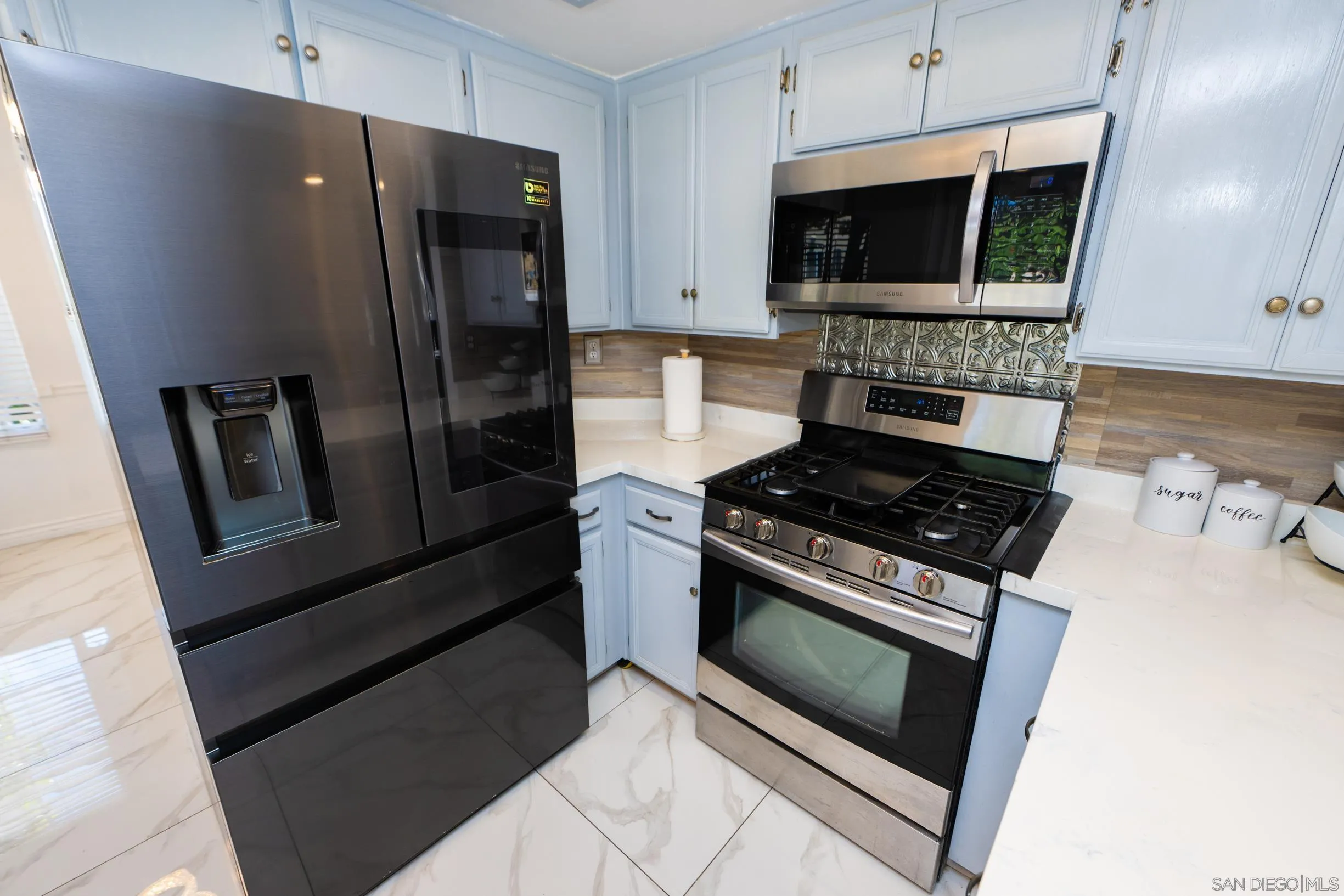 https://cdn.realtyfeed.com/cdn/127/240020503/2f150a7c1aa99f16582aa1d6241b6805.webp