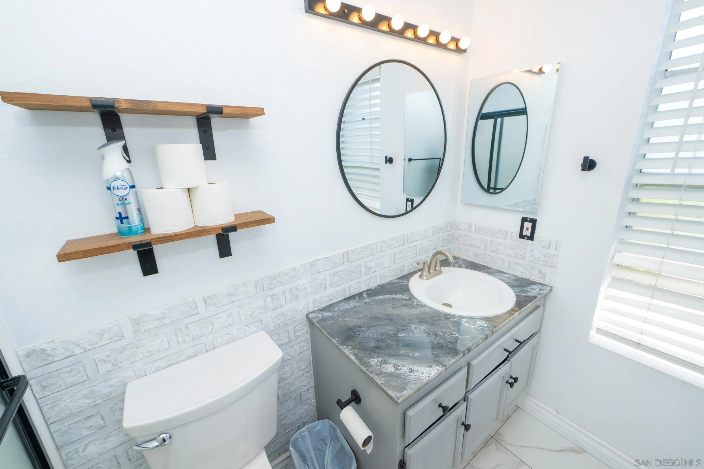 https://cdn.realtyfeed.com/cdn/127/240020503/915ec57991aacc9e0f5bec997699a246.webp