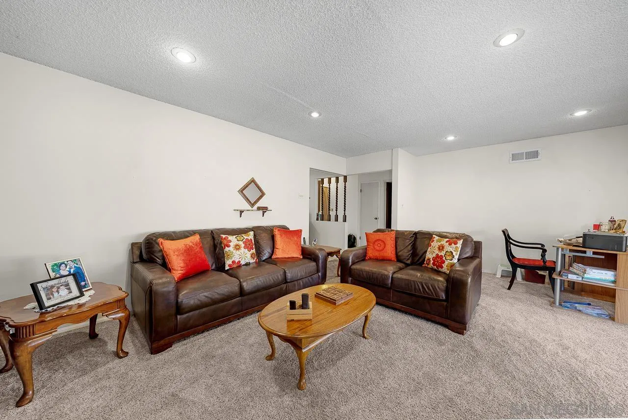 https://cdn.realtyfeed.com/cdn/127/240020528/4218594e016372ad1c479bf8f82df2b8.webp