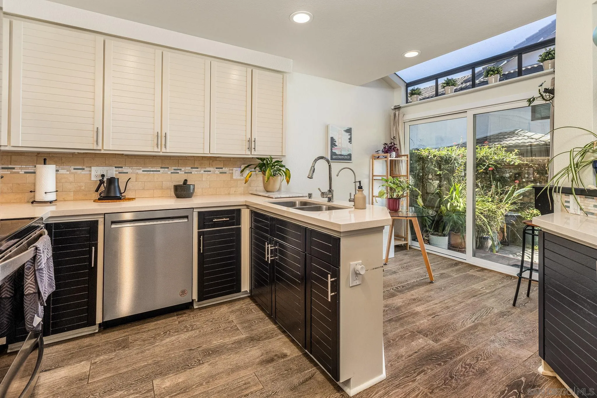 Photo #6: 240021341 Listing 