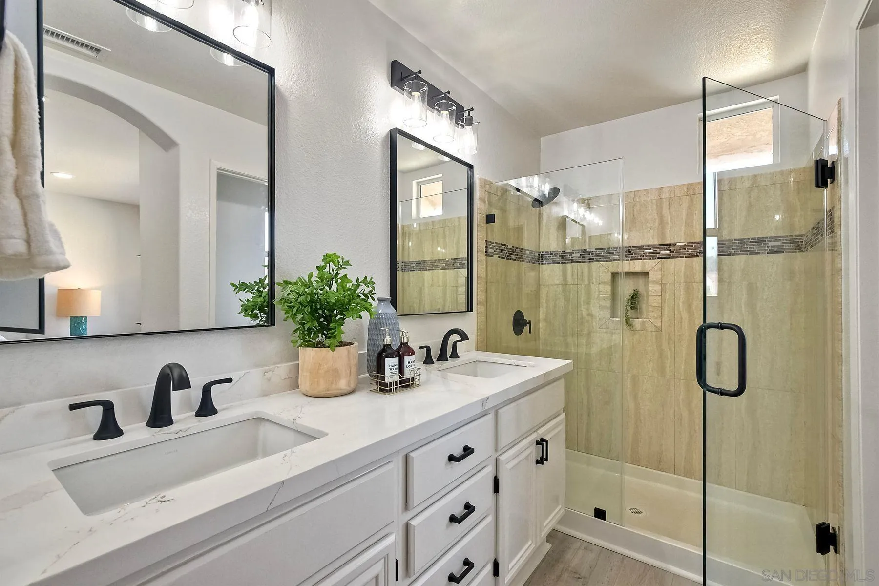 https://cdn.realtyfeed.com/cdn/127/240021865/52976f72bda8146e1e72a6e9d761d8e3.webp
