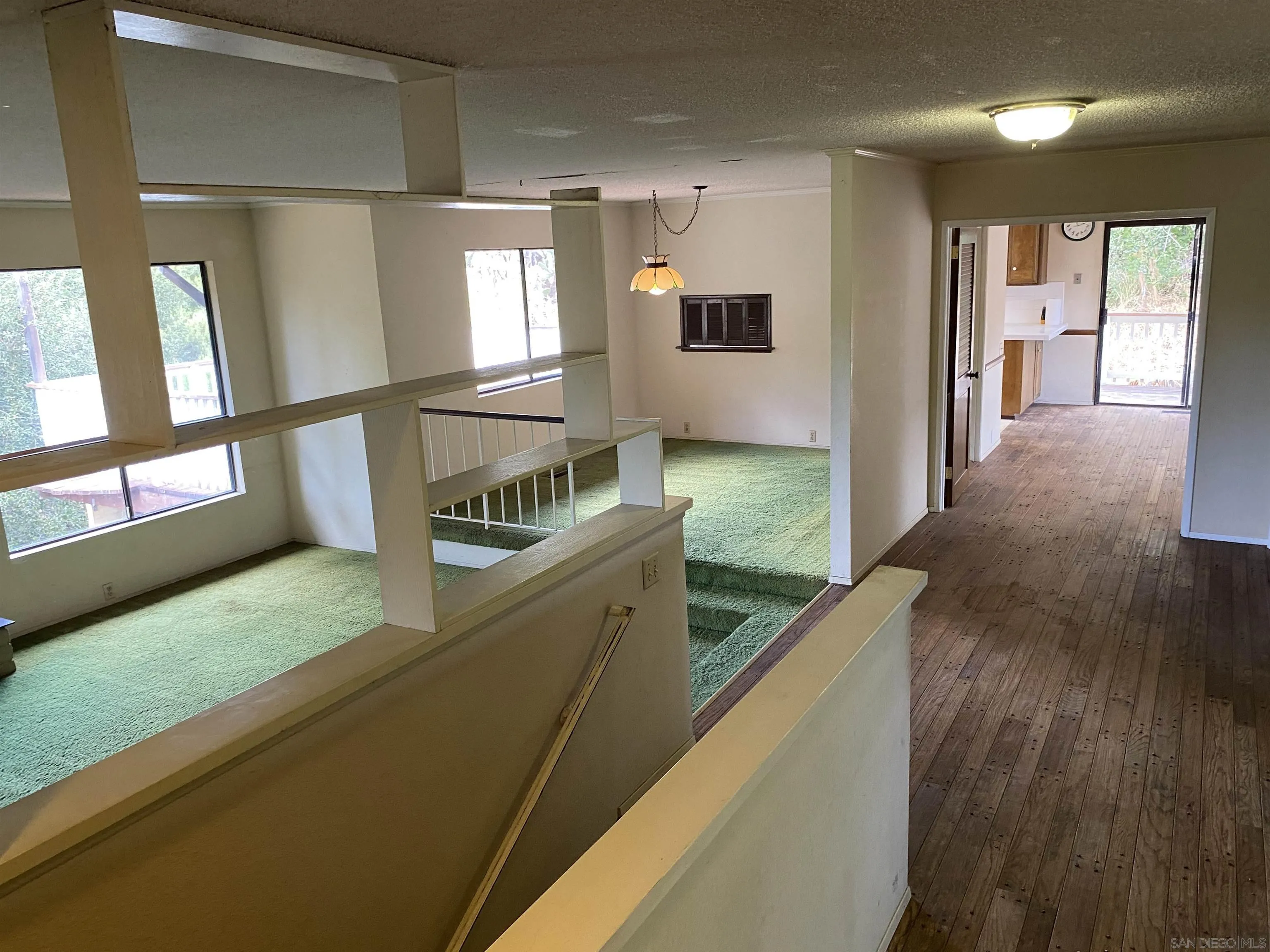https://cdn.realtyfeed.com/cdn/127/240022011/1690c77e015f30150eb172e8e381ca9f.webp