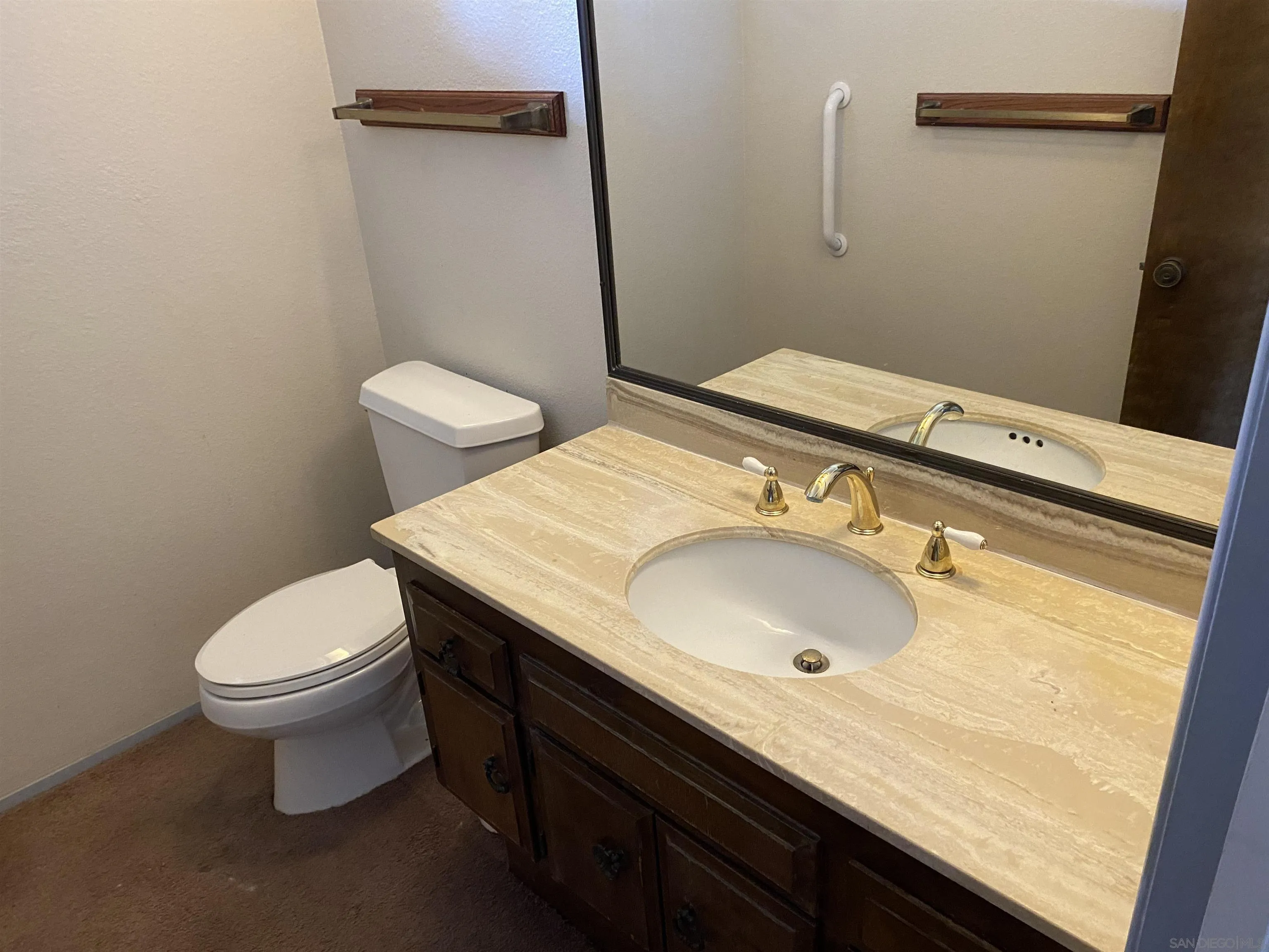 https://cdn.realtyfeed.com/cdn/127/240022011/2667d0656b2b5f9d984c2dc90169970f.webp